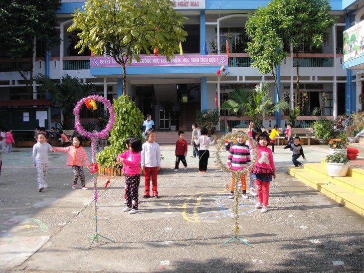 Teacher Phan Thi Hoa Le’s teaching aids boost child development - ảnh 1